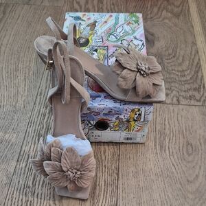 Jeffrey Campbell Beige Suede Floral Slingback Sandals